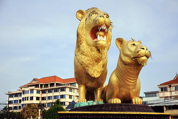 Golden Lions roundabout near Serendipity Beach in Sihanoukville