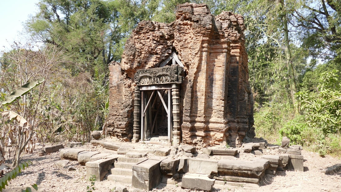 Namenloser Prasat westlich des Bakong Tempel (Roluos)