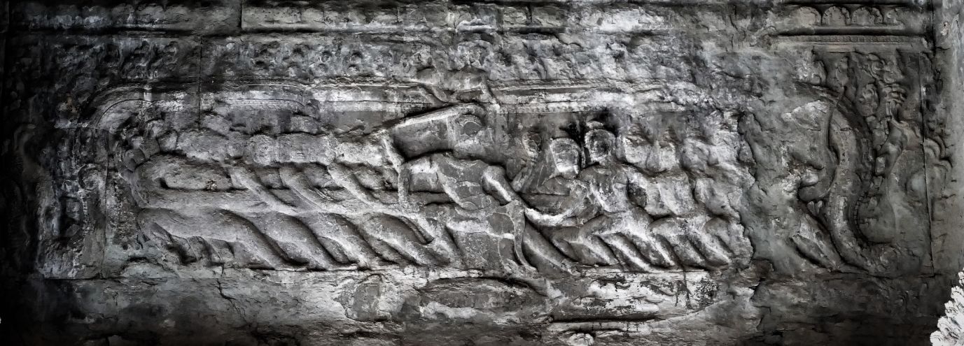 Angkor Wat – Lintel: Das Quirlen des Weltozeans