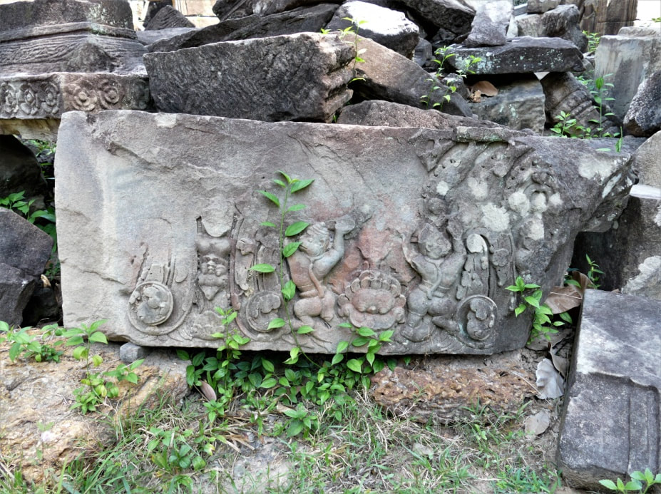 Bild 10: Banteay Prei Tempel, Teilstück von einem Türsturz