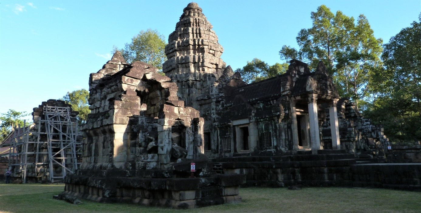 Bild 11: Athvear Tempel – Tempel mit Mandapa u. Satellitenbauten, Ansicht von Nordwest 