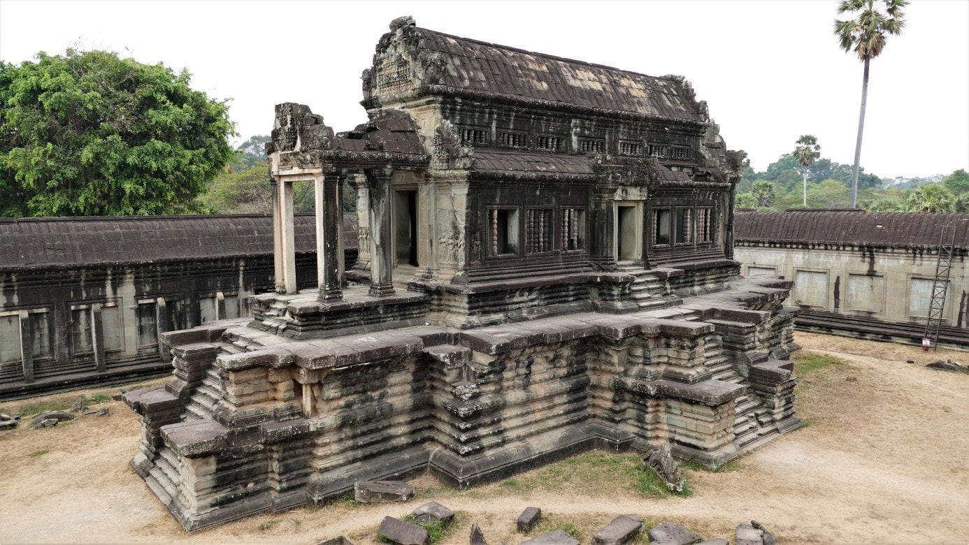 Bild 20: Angkor Wat – Bibliothek auf der 1. Tempelebene 