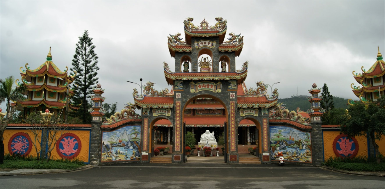 Chùa Bửu Đài Sơn – Eingangstor (Ostansicht)