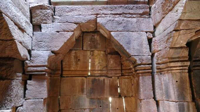Daun Troung Tempel: Innenraum und Gewölbekonstruktion