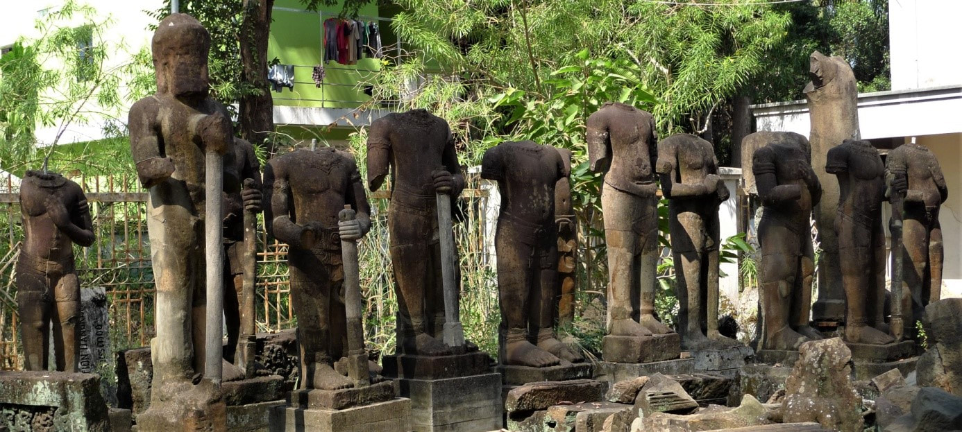 Bild 21: Dvarapalas im Angkor Conservation Siem Reap