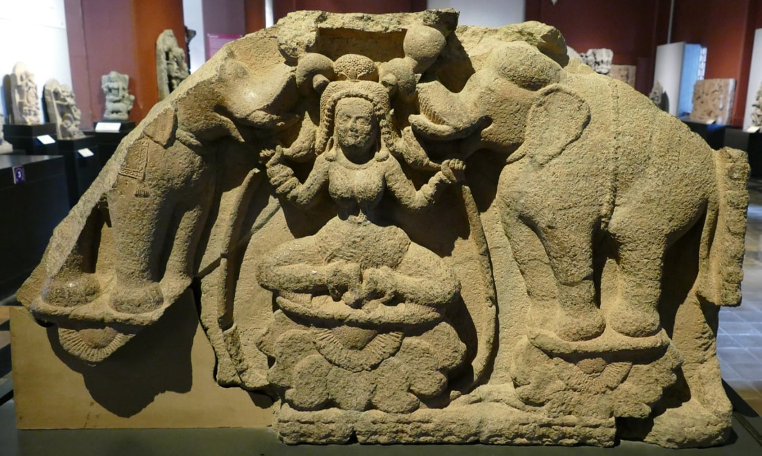 Bild 1: Gajalakshmi aus Pitalkhora, Aurangabad 2.Jh.v.Chr. Chhatrapati Shivaji Maharaj Vastu Sangrahalaya Museum Mumbai