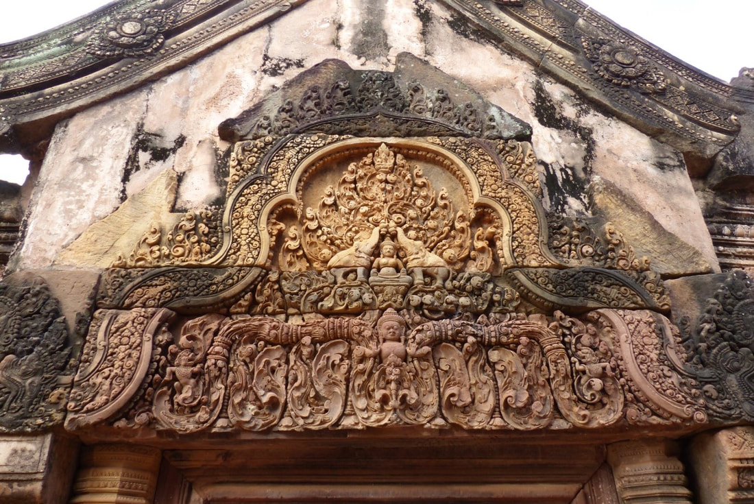  Bild 3: Tympanon (Giebel-Relief) am Banteay Srei Tempel, Kambodscha (967 eingeweiht)