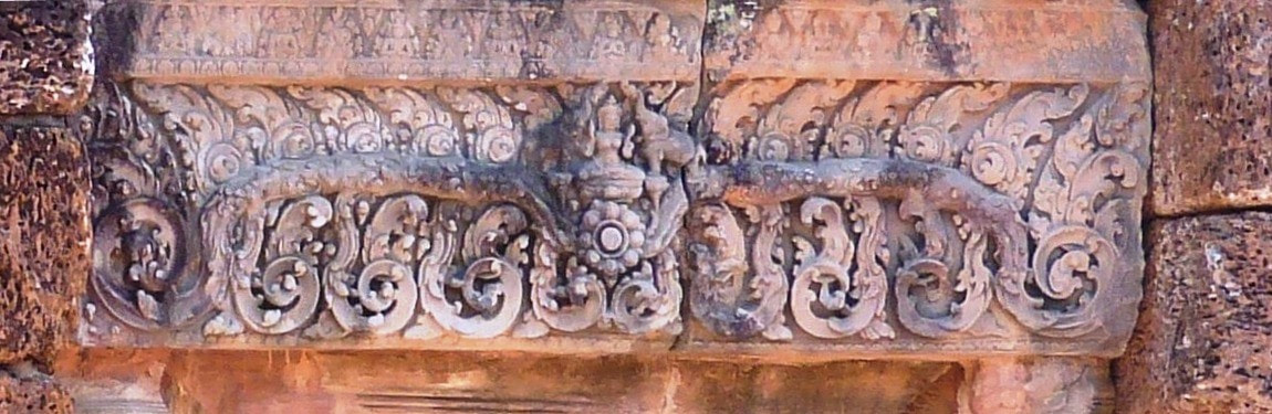  Bild 4: Gajalakshmi – Lintel vom Östlichen Mebon Tempel, Kambodscha (952 eingeweiht)