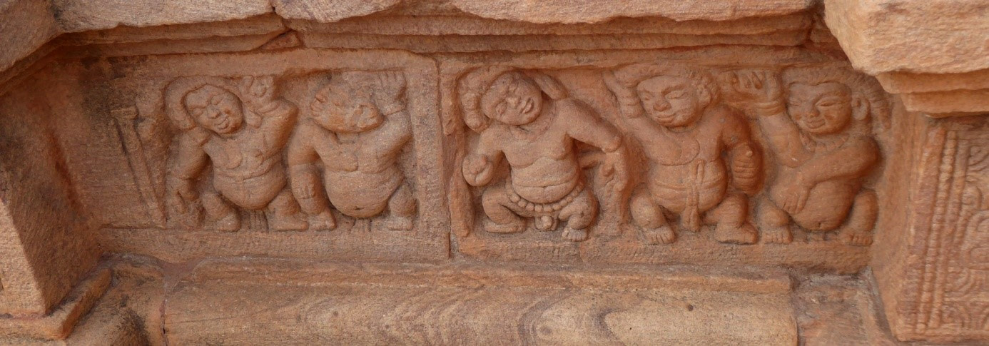 Foto 4: BADAMI Oberer Shivalaya Tempel – zweigeteilter GANA-Fries