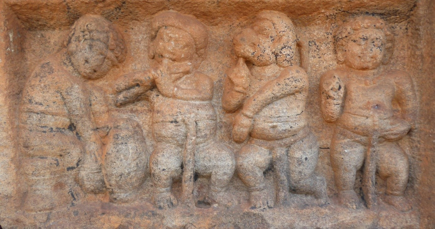 Bild 3: BADAMI Maligitti Shivalaya Tempel – GANA-Musiker zur Band vereint