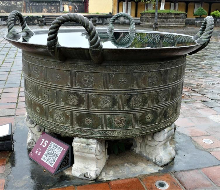 Bild 4.1: Cauldron, gegossen 1660, Gewicht: 1500kg Auftraggeber: Lord Nguyen Phuc Tan (1648-1687)