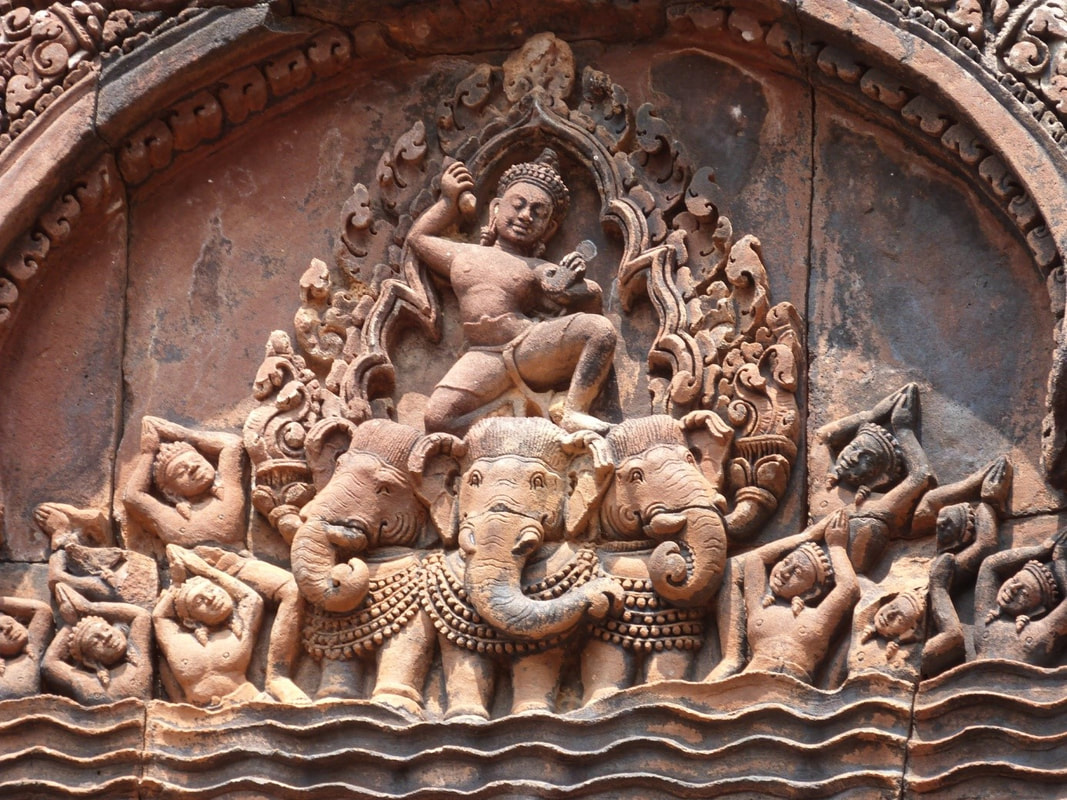 Bild 10: Kambodscha Banteay Srei Tempel – INDRA auf Airavata (Tympanon)