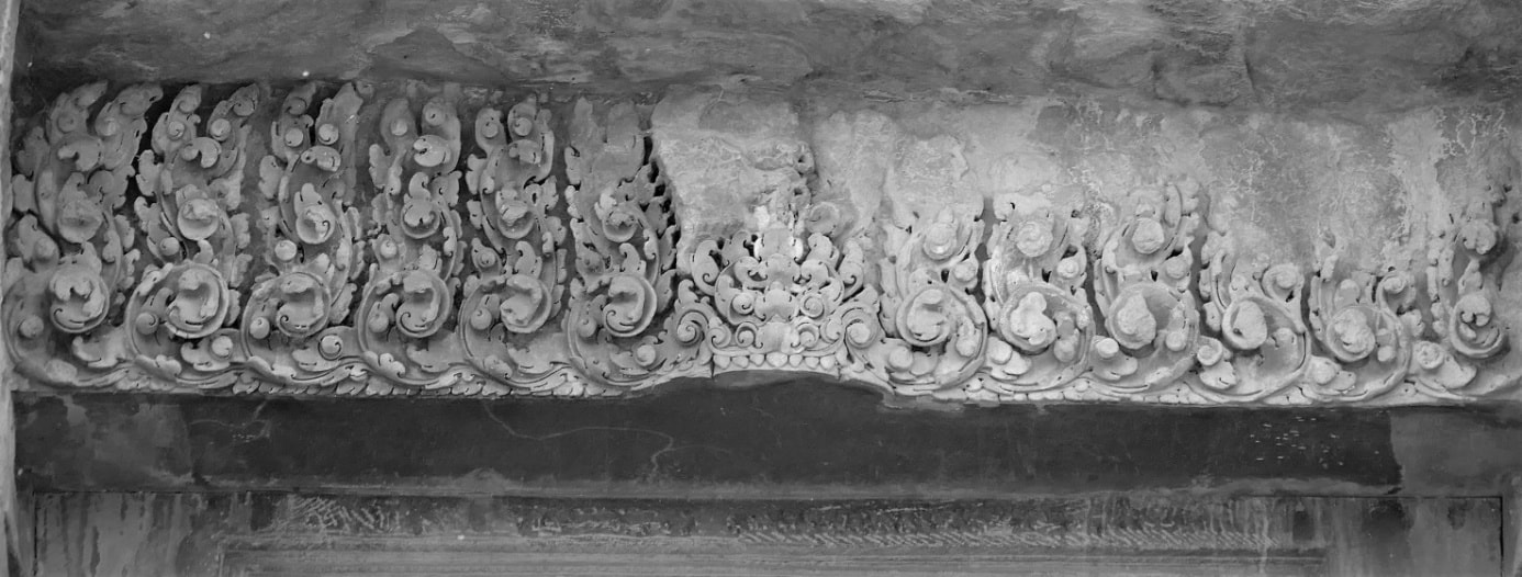 Bild 2: Angkor Wat – Türsturz mit stilisiertem Kala 