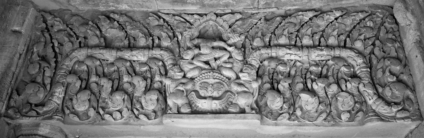 Bild 11: Banteay Samre Tempel – Türsturz mit Kala 