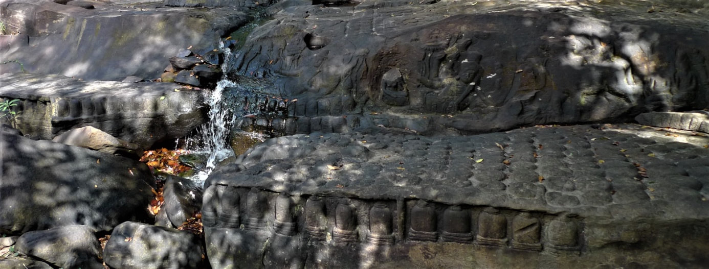 Bild 7: Kbal Spean – Shiva-Lingams und Vishnu-Reliefs 