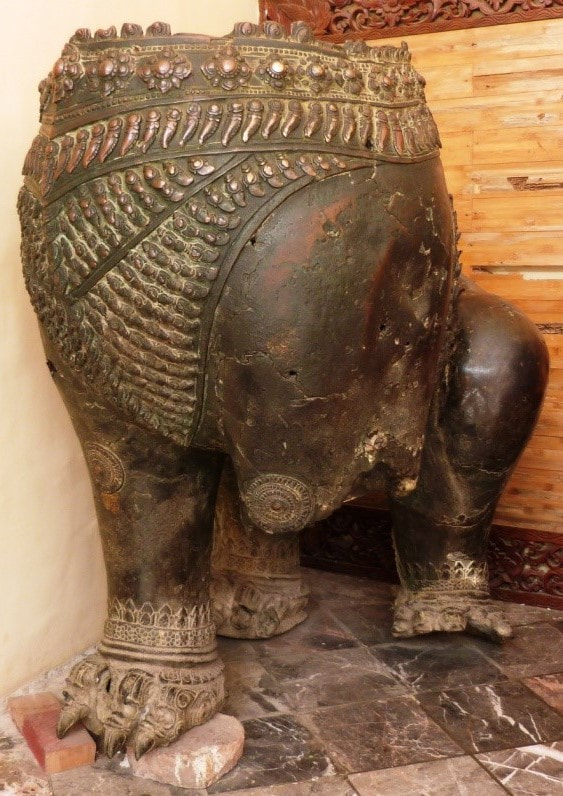 Rumpf einer Löwen-Bronze in Mandalays