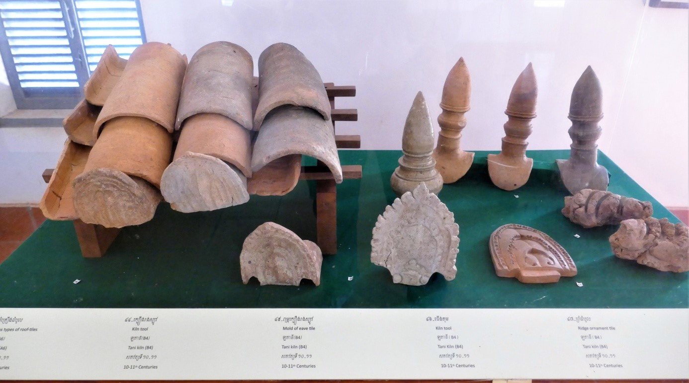 Tani Ceramic Museum – Dachziegel und Finials