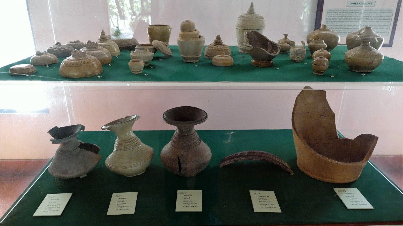 Tani Ceramic Museum – Vasen und Dosen