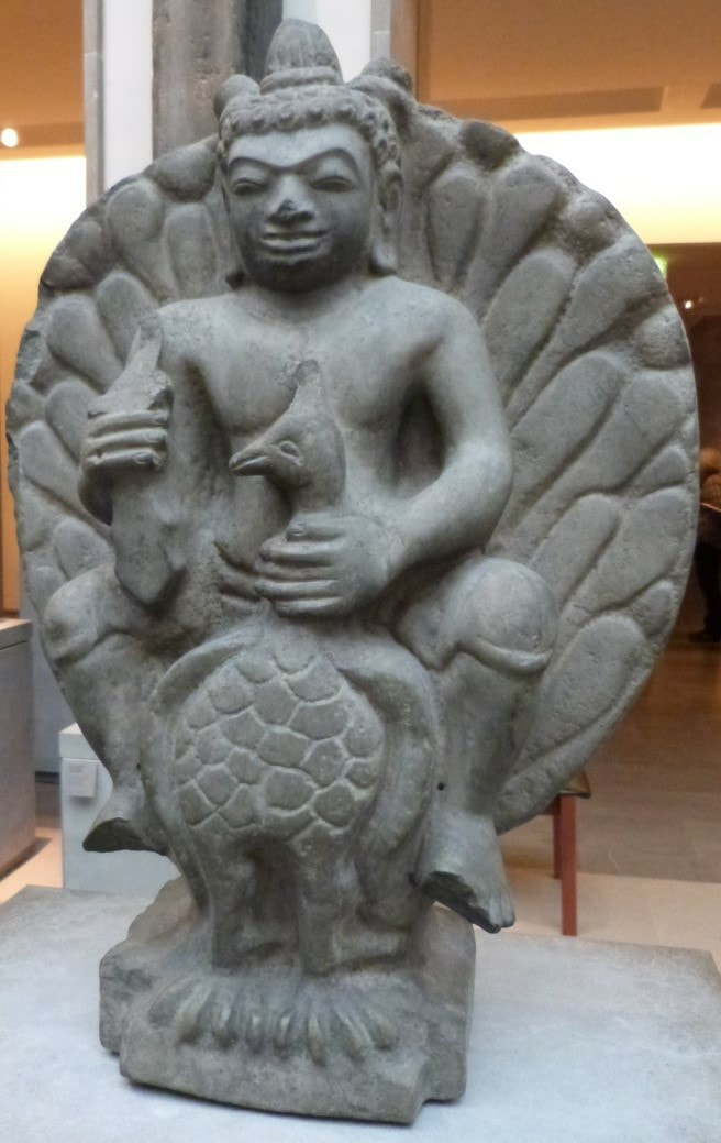 Bild 24: SKANDA (Karttikeya) (6.-7.Jh.  67-48-19cm) aus Kdei Ang (Provinz Prei Veng) Kambodscha Musée Guimet Paris