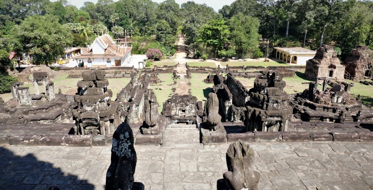 Bild 4: Bakong Tempel – Blick auf den östlichen Tempelbereich 