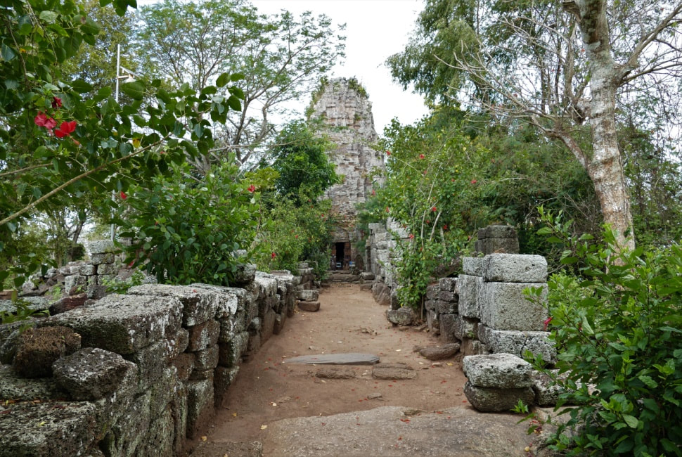 unbekannter wunderschön einsamer Khmer-Tempel Phnom Bayang
