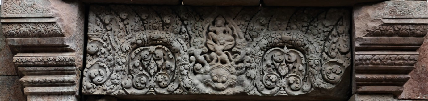 Bild 17: nördliche Bibliothek, Lintel – Vishnu auf Garuda