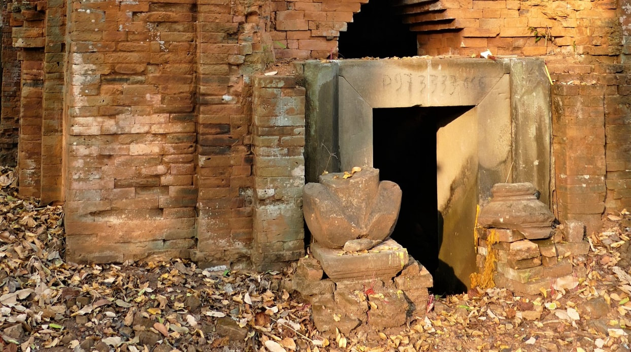 Pram Tempel – mittlerer Prasat (vordere Reihe) 
