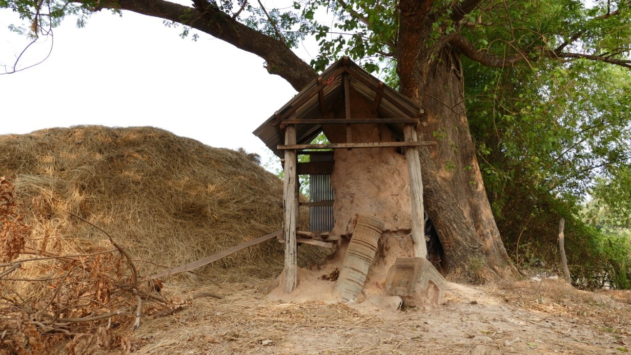 Unbekannter verlorener Tempel an der Süd-Zufahrt zum Prasat Chanseyma