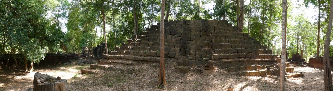 Prasat Kong Phluk - Pyramide