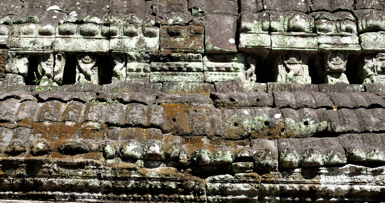 Bild 1.2: Preah Khan Tempel – Dharmasala, Luken im Dachbereich