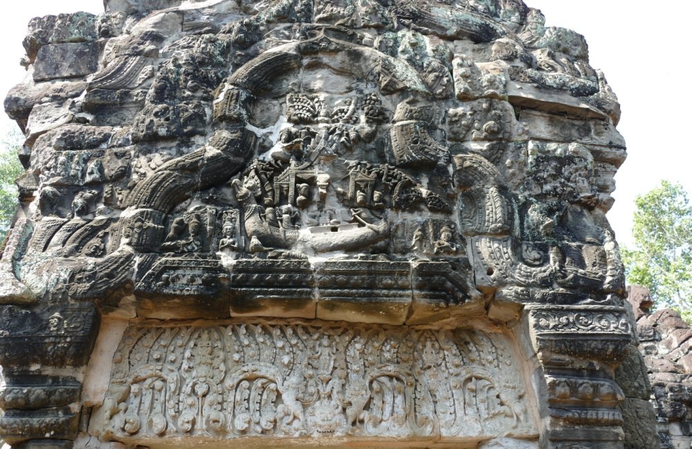 Bild 2: Preah Khan Tempel – Tympanum und Türsturz, Gopuram West Mauerring I