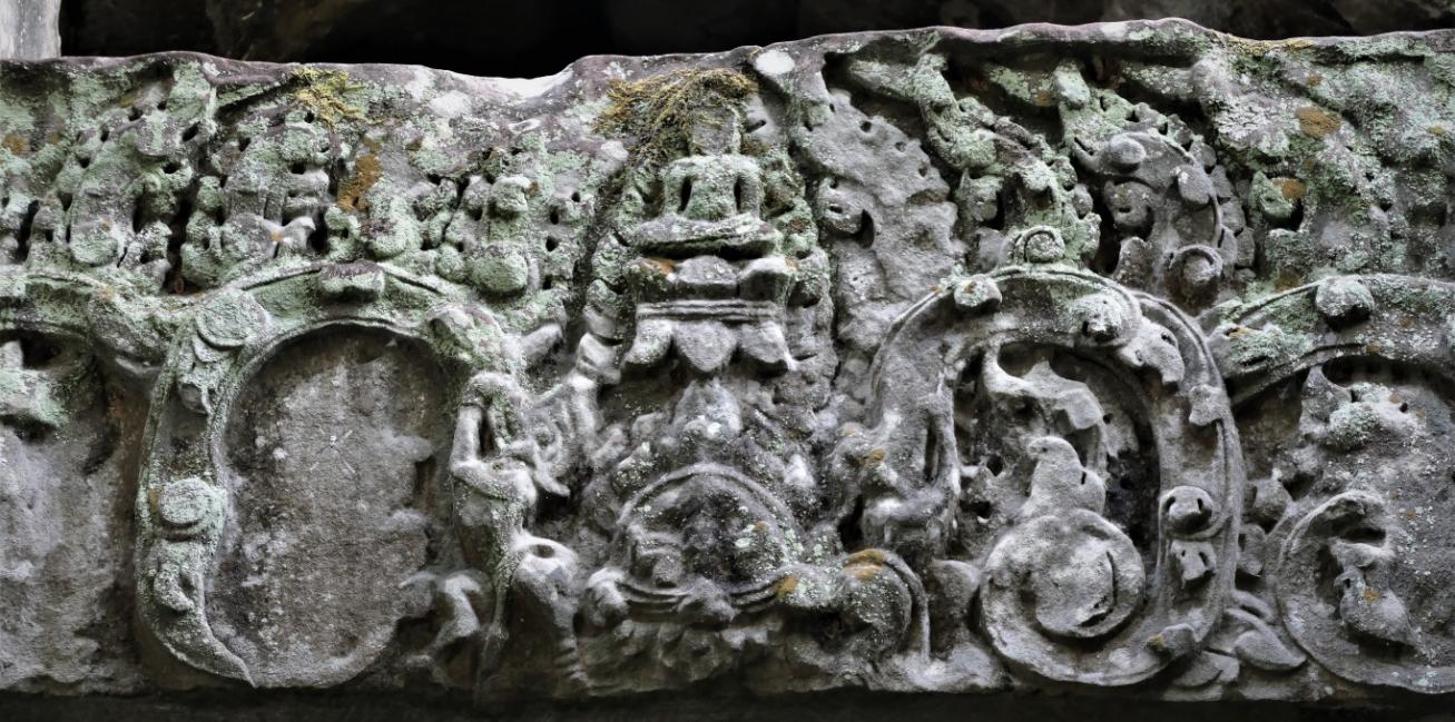 Bild 3: Türsturz mit Kala und Buddha, Mauerring IV Süd-Gopuram