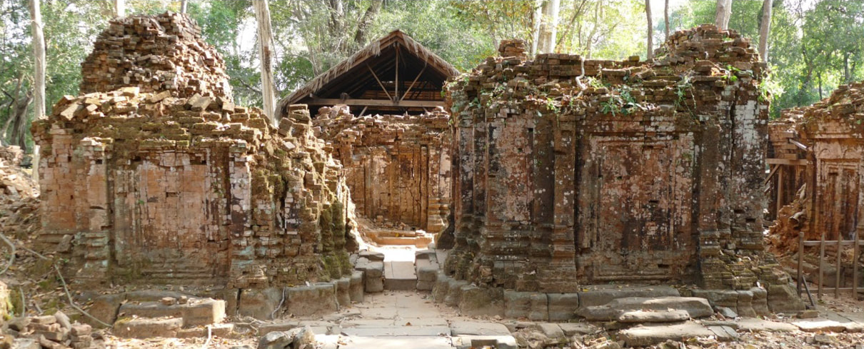 Ko Ker Tempel-Komplex: Ziegelprasat im Prasat Thom
