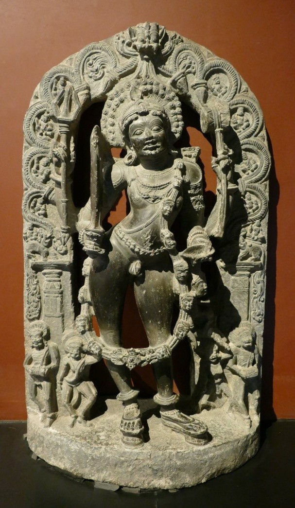Bhairava aus Karnataka, 12.Jh.n.Chr. schwarzer Schieferstein  Chhatrapati Shivaji Maharaj Vastu Sangrahalaya Museum in Mumbai