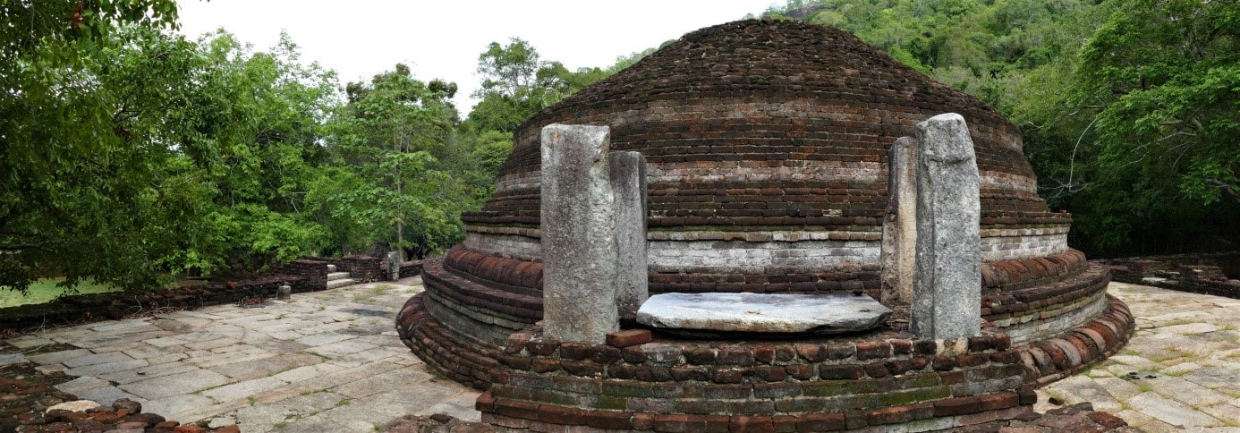 Namal Pokuna Stupa