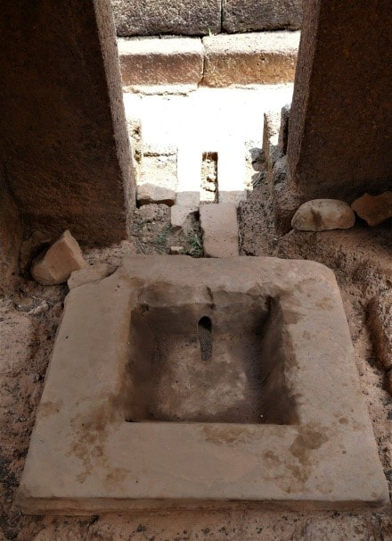 Bild 6: Pre Rup Tempel – Becken im Stelenhaus 