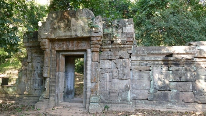 Baphuon: West-Gopuram & Mauerpartie