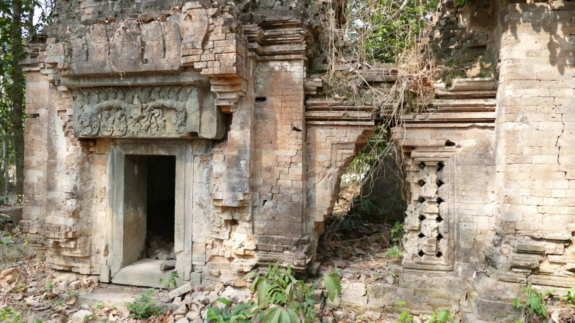 Tomnob Anlong Kravil Tempel – Süd-Turm mit Südkammer-Fenster