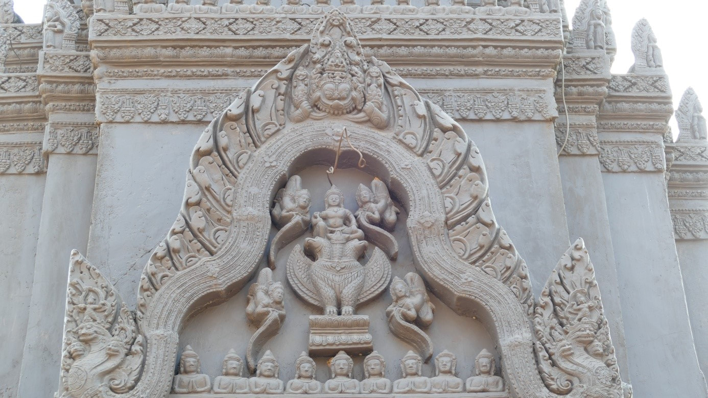 Bild 17: Siem Reap – Tympanum im Wat Preah Prom Rath 