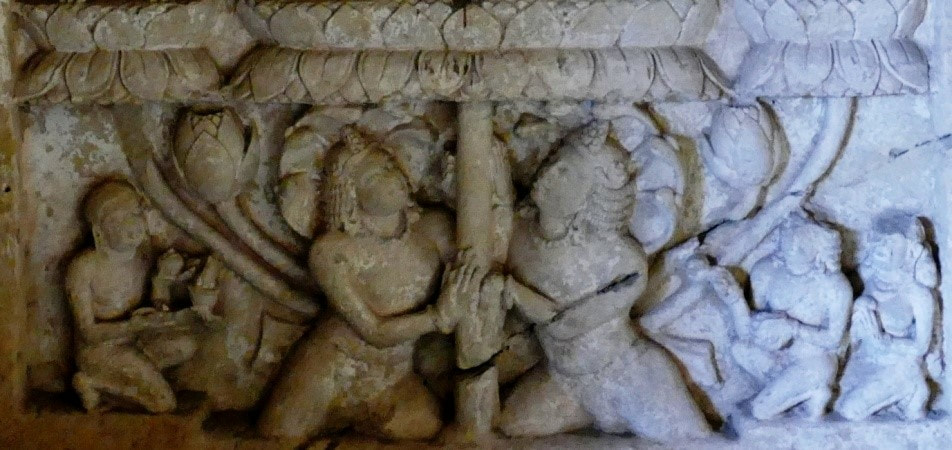 Naga (Deckenrelief) & Naga-Paar – Durga-Tempel, Aihole (Karnataka) Indien